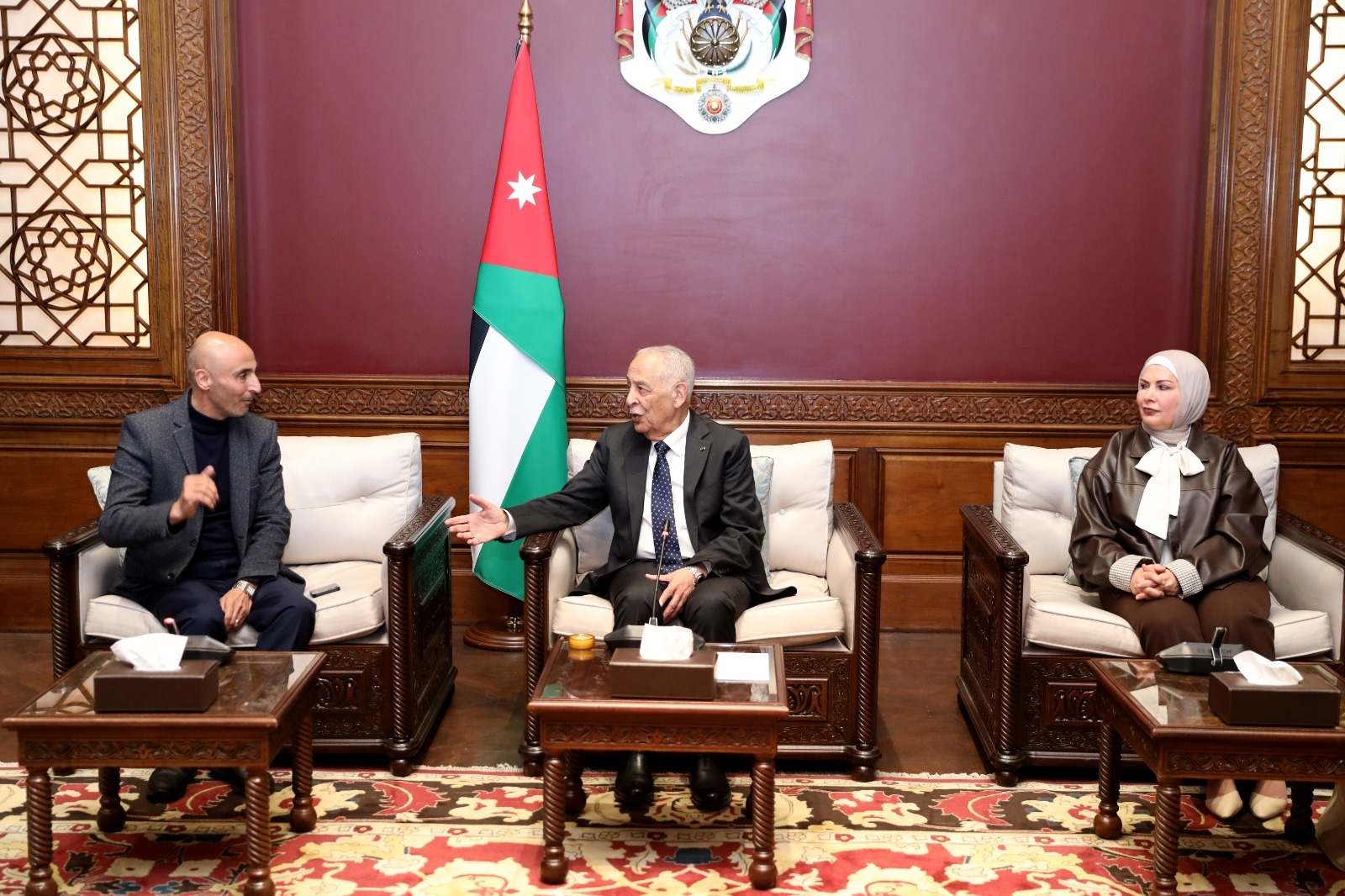 العيسوي يلتقي وفدا من مدرسة الملك عبدالله الثاني للتميز – السلط