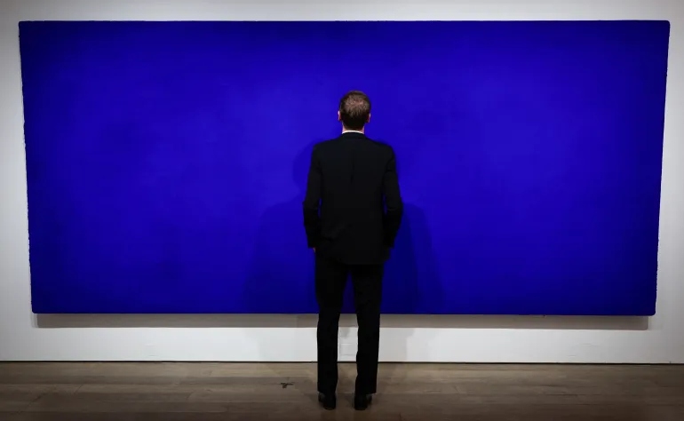 لوحة زرقاء تُباع بـ18.4 مليون يورو في باريس