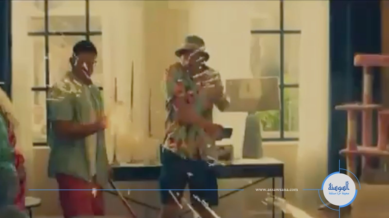 شاهد الفيديو ..  فيلم أميركي استبق تفجيرات البيجر والهواتف بلبنان وحذر منها