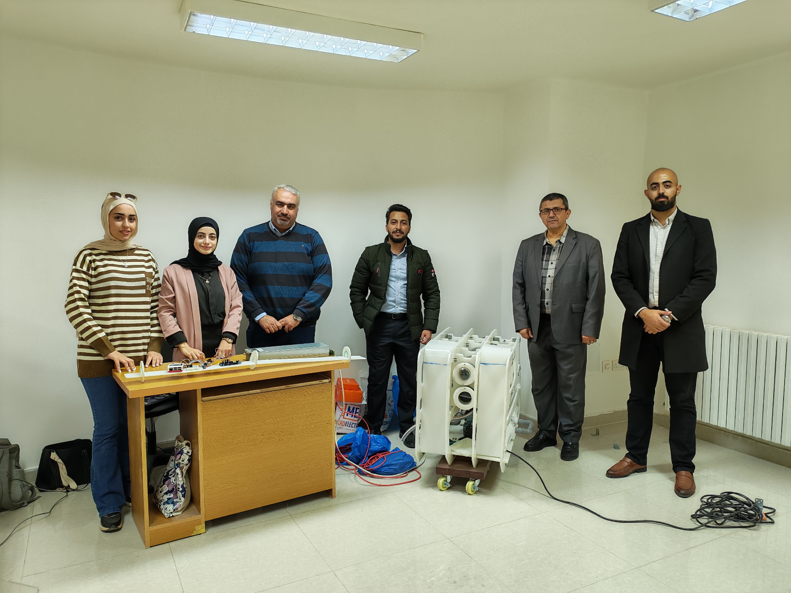 فريق طلابي من حجاوي اليرموك ينجز مشروع غواص