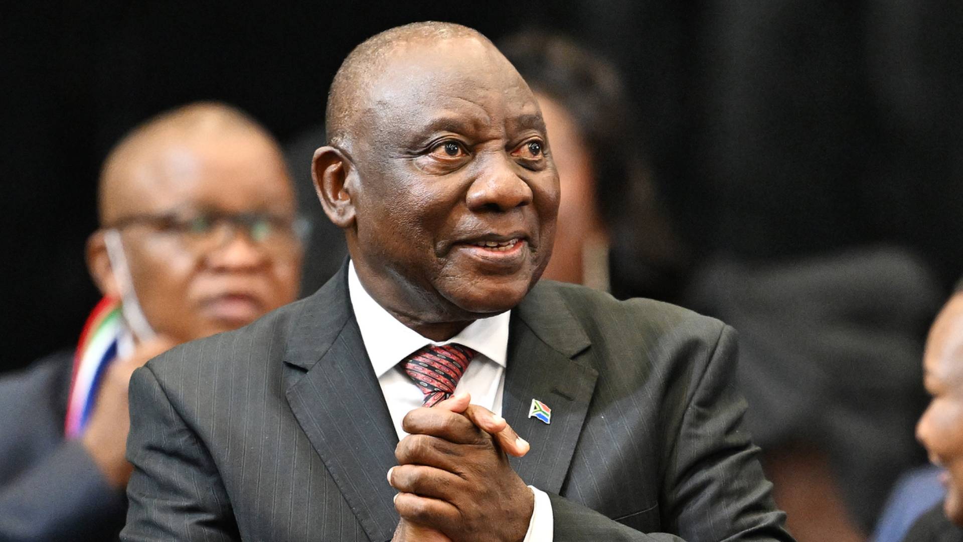 رئيس جنوب أفريقيا: استقبلنا 150 فلسطينيا وسنحقق في التفاصيل