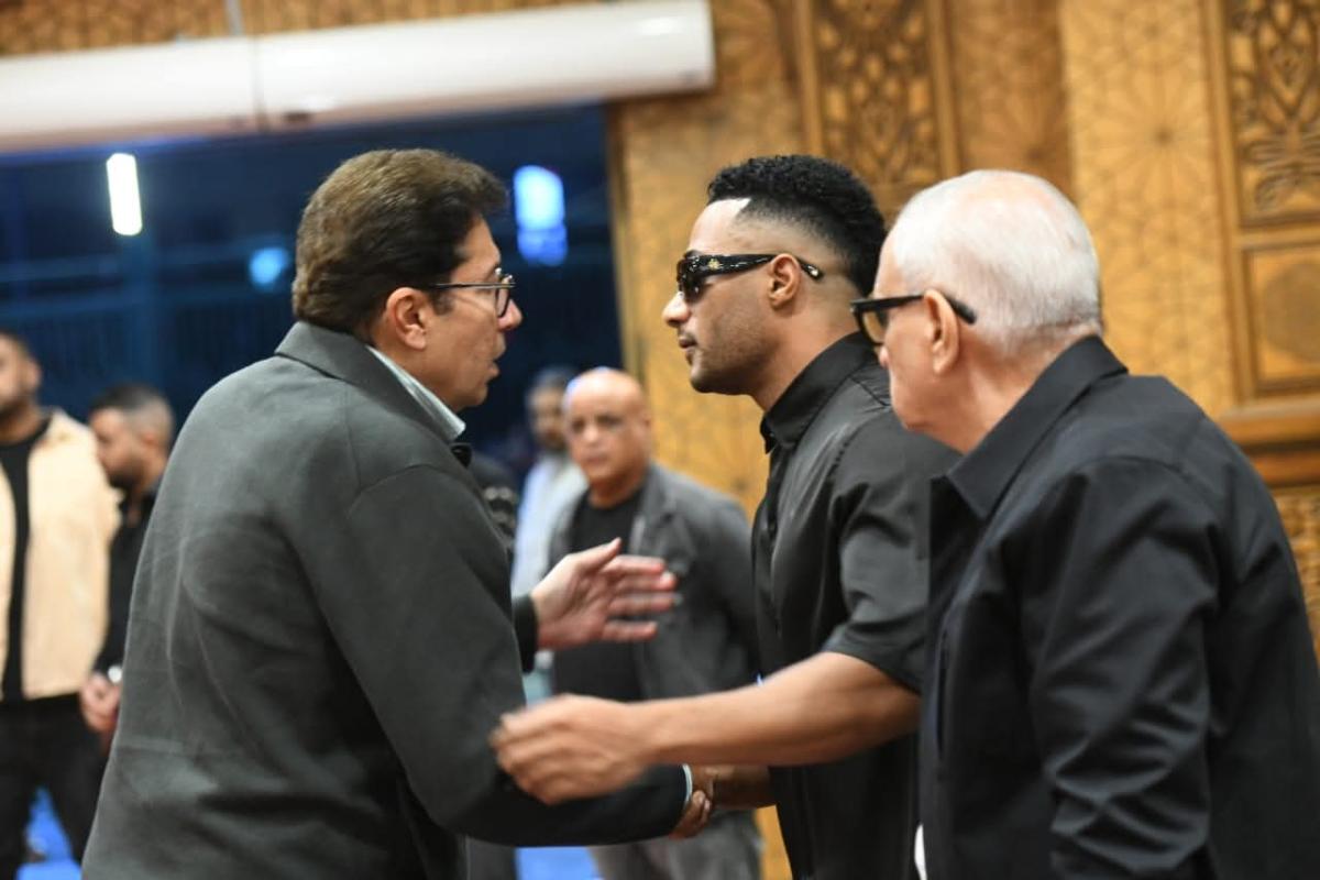 محمد رمضان يعزّي بوفاة السيناريست أحمد عبدالله