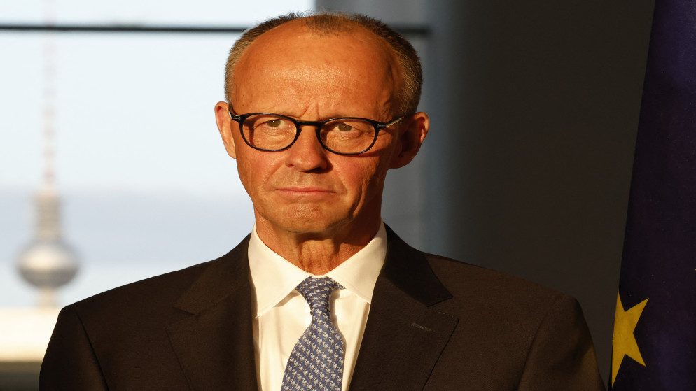 المستشار الألماني يرحّب بتعهّد ترامب عدم استخدام القوة بشأن غرينلاند