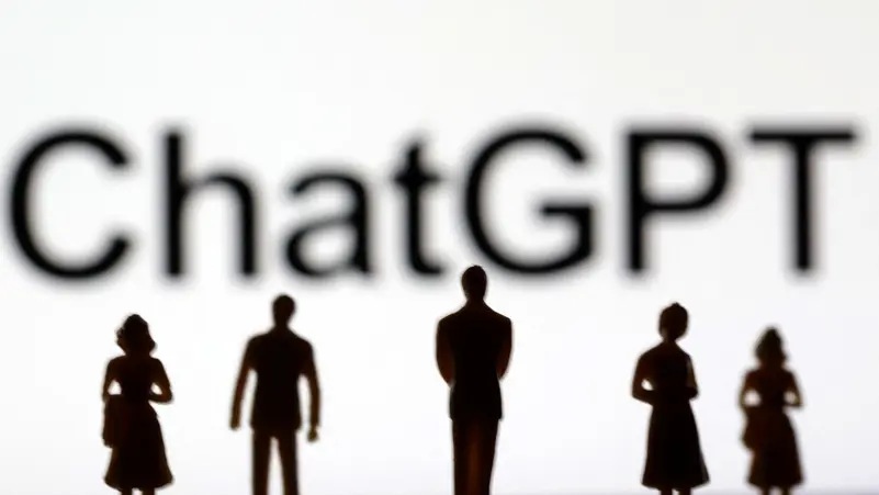 شات جي بي تي يدخل عالم المحادثات الجماعية لأول مرة