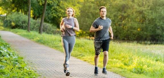 ابدأ الرياضة بعمر 45 ..  وودّع خطر الخرف