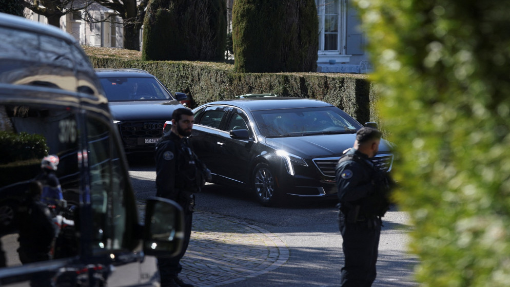 حرب أم اتفاق ..  ماذا يحدث بين أمريكا وإيران