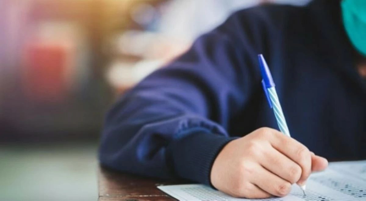 تباين آراء طلبة التكميلية حول أسئلة الامتحان الأول