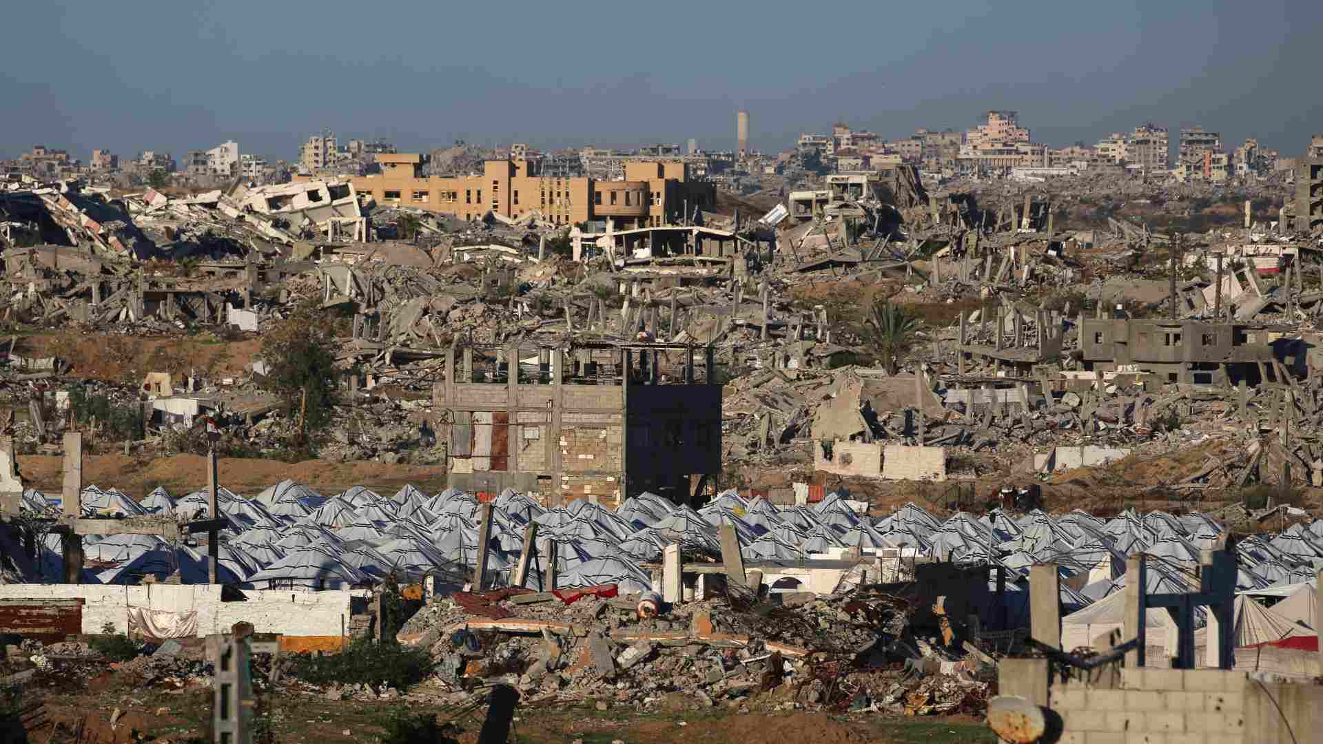 غارات إسرائيلية عنيفة تضرب رفح وخان يونس جنوب غزة