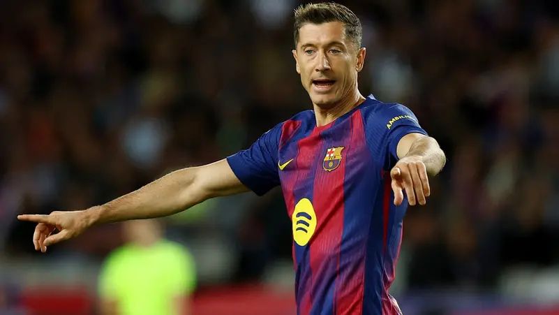 برشلونة يضع شرطين لتجديد عقد ليفاندوفسكي