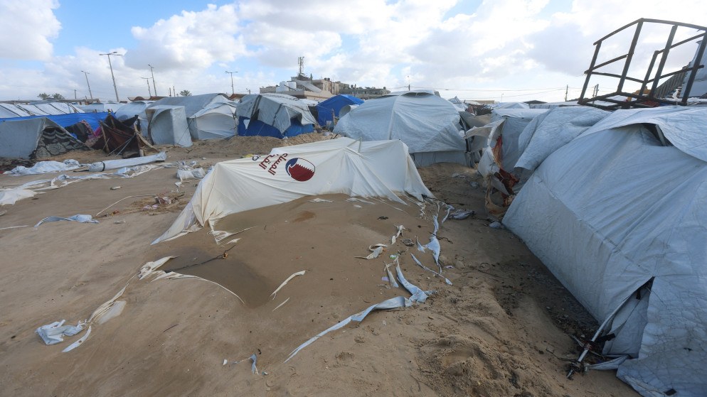 بلدية غزة: غرق واسع وتطاير آلاف الخيام وسط انهيار الخدمات