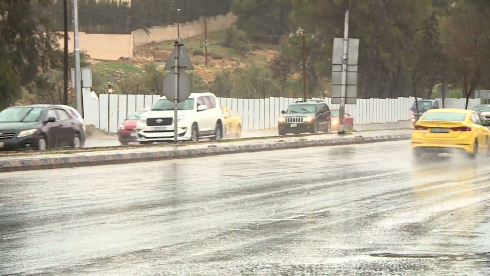 أمطار ورعد وهطول للبرد ..  تفاصيل الطقس في المملكة