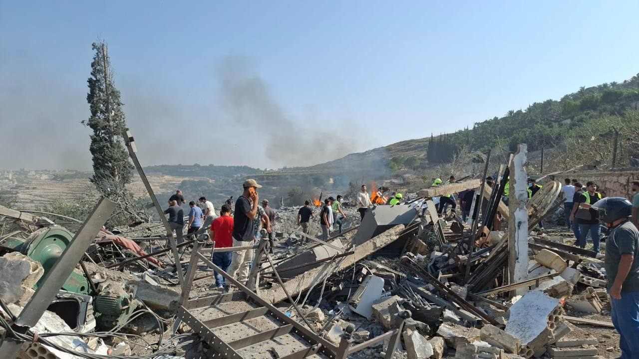 الطيران الحربي الإسرائيلي يشن غارات عنيفة على جنوب لبنان