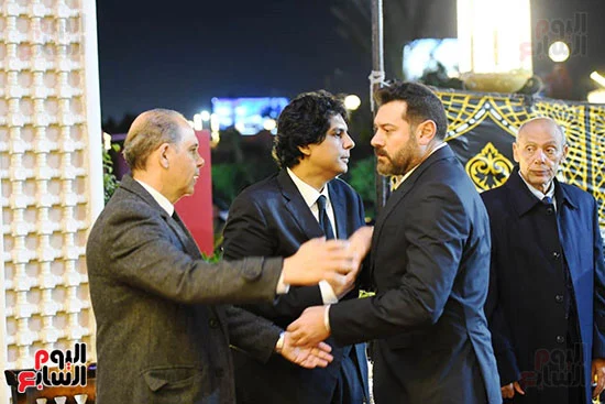 فنانون يحضرون عزاء شقيقة عادل إمام 