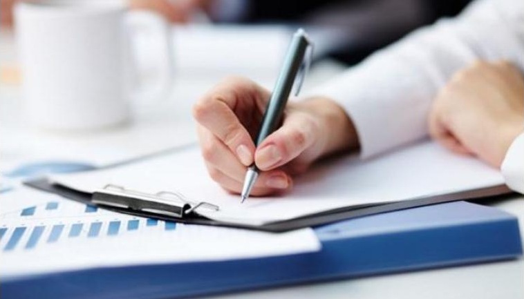 الحكومة تدعو مئات المرشحين لحضور الامتحان التنافسي .. أسماء