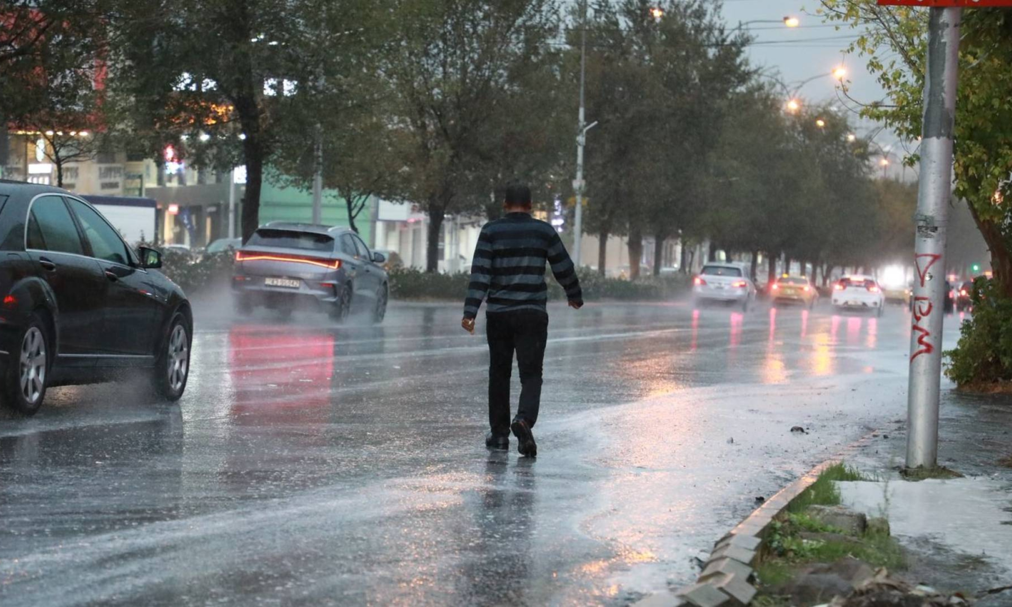 تفاصيل المناطق المشمولة بالأمطار الغزيرة والبروق يوم الثلاثاء