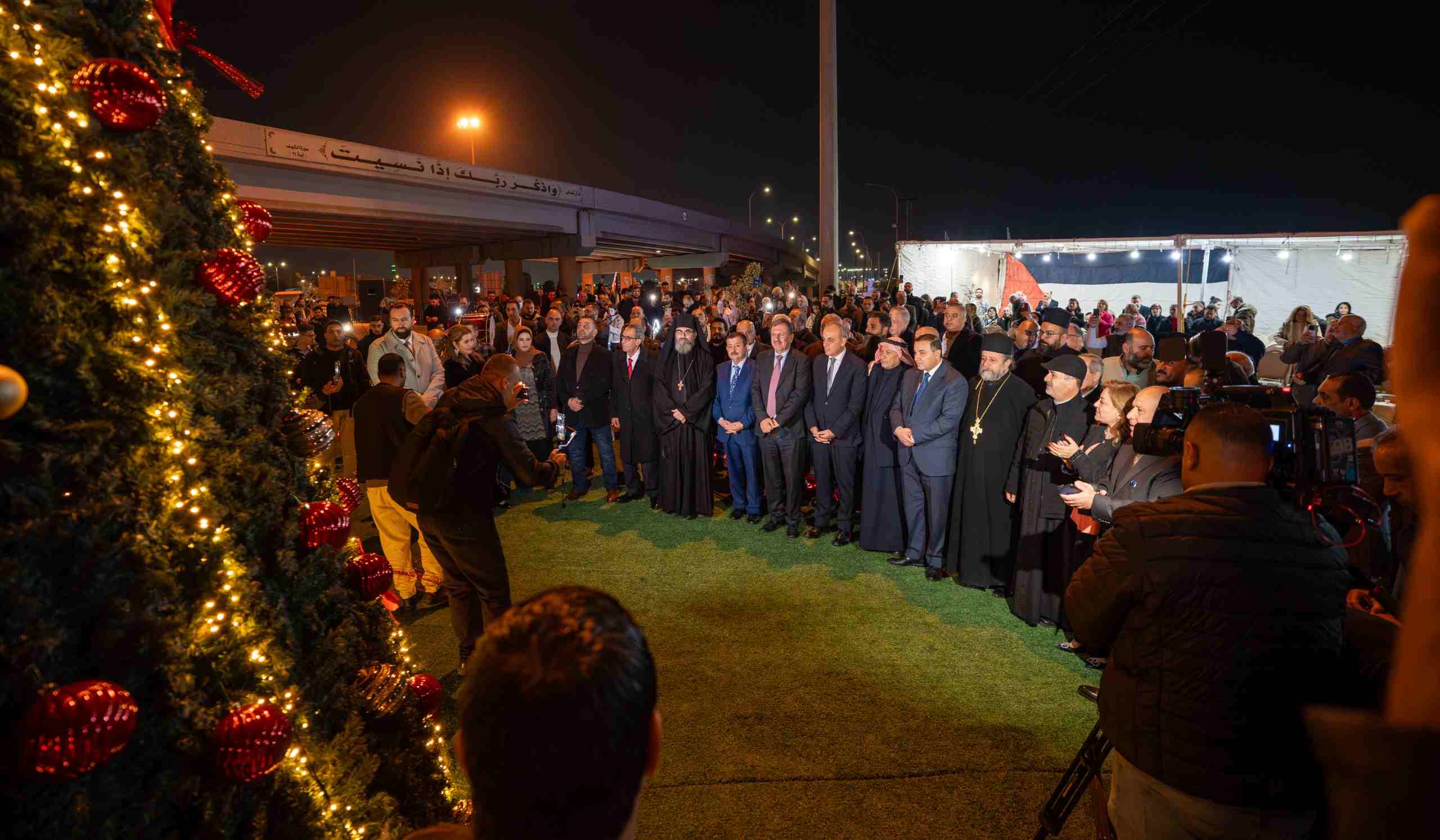 إضاءة شجرة عيد الميلاد في محافظة الزرقاء