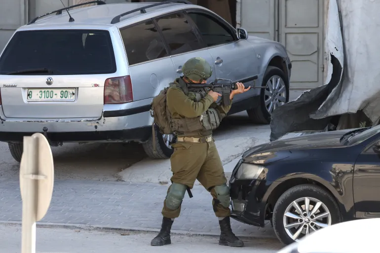 اشتباكات مسلحة بين قوات الاحتلال ومقاومين شرقي نابلس