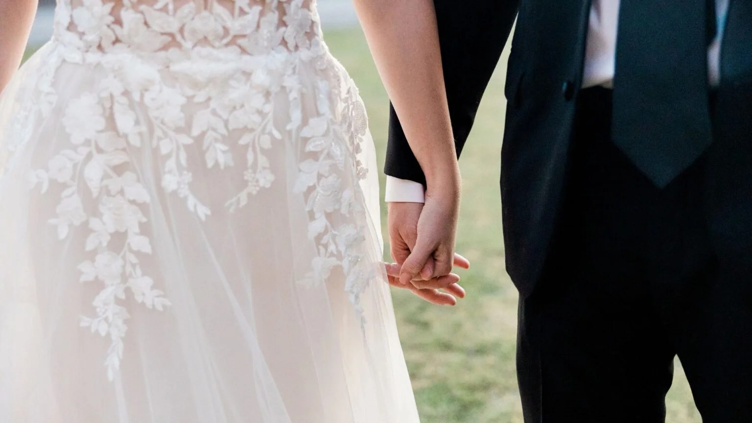 زفاف مدفوع الثمن يثير الجدل في أميركا