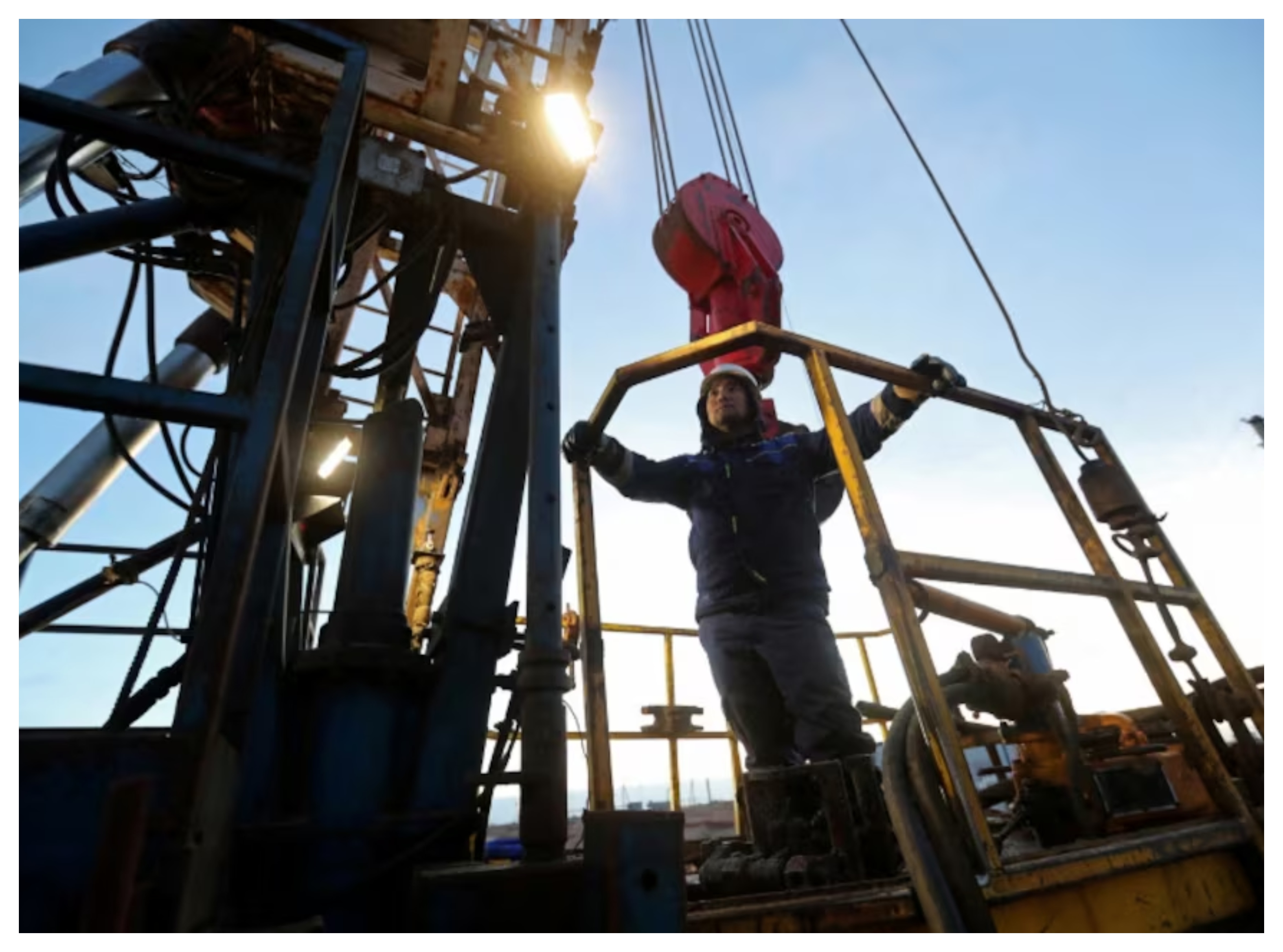 هجوم مسيّرات يقلص إنتاج نفط قازاخستان 6%