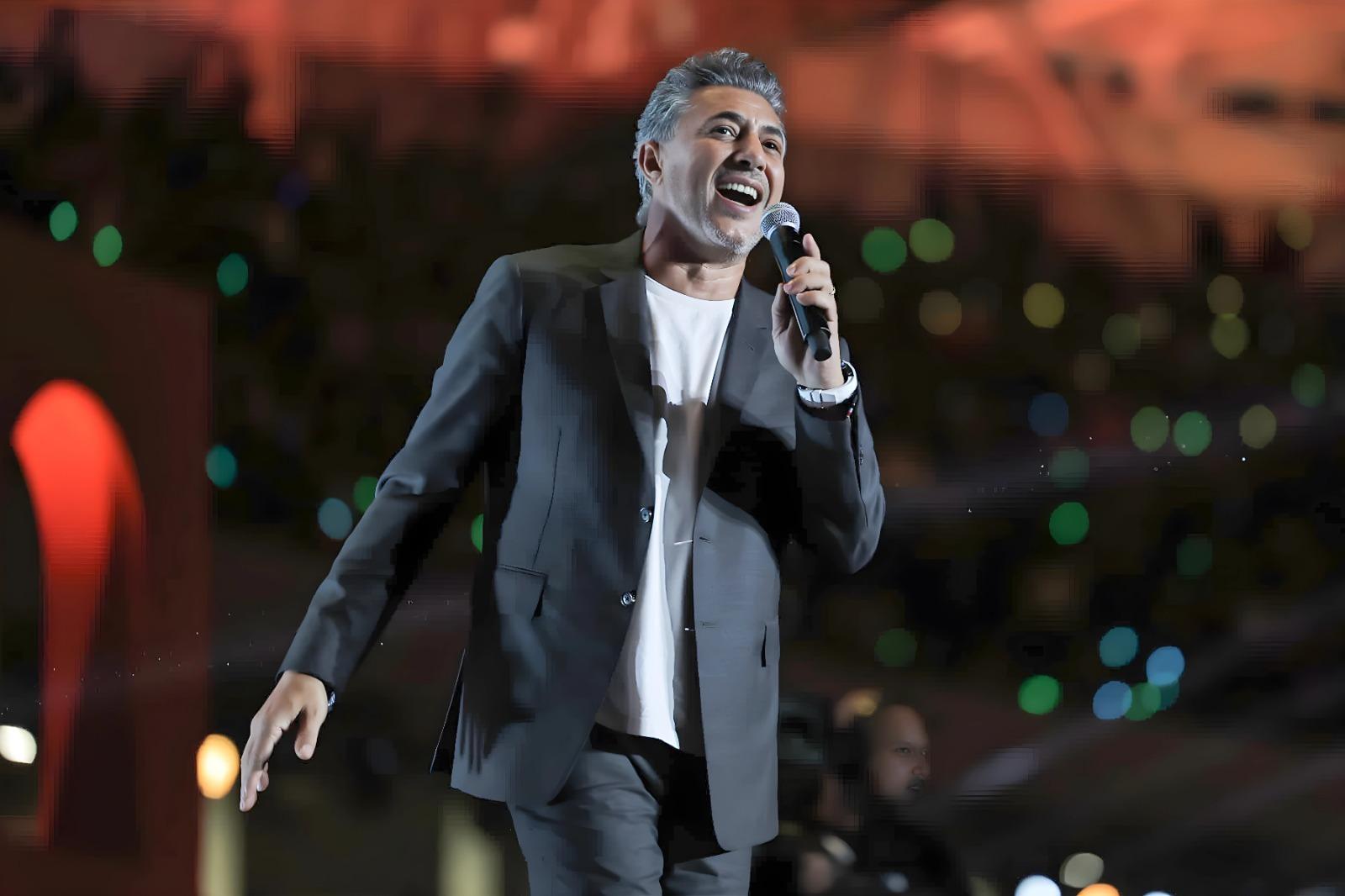 عمر العبداللات يقدّم السلام الملكي في ختام كأس العرب