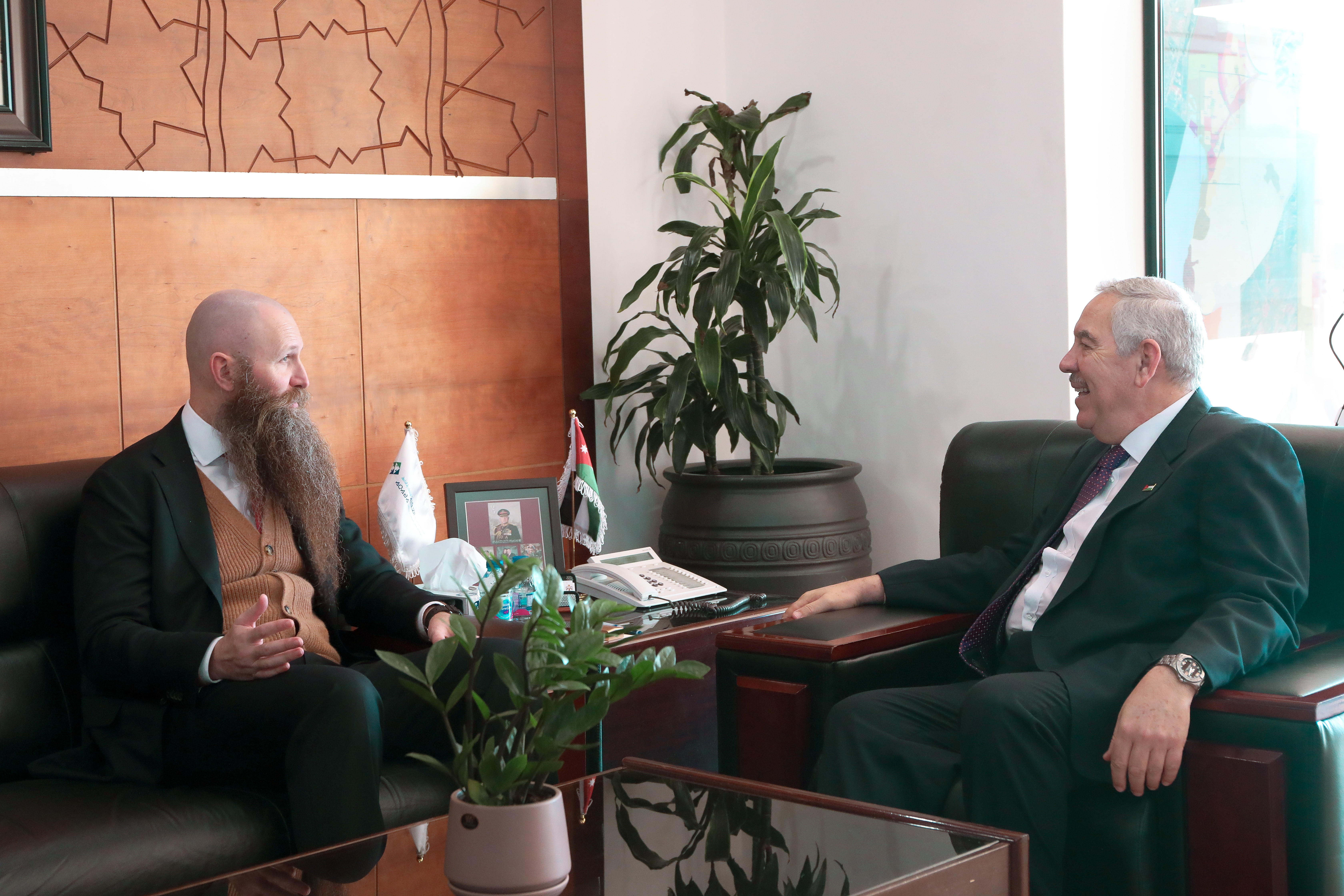 بحث التعاون بين العقبة الخاصة والسفارة الأميركية 