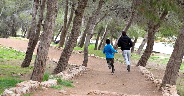 الرياضة في رمضان تتحول إلى عادة عائلية صحية