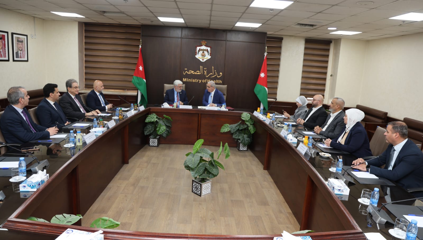 الصحة والجامعة الأمريكية في بيروت توقّعان مذكرة تفاهم