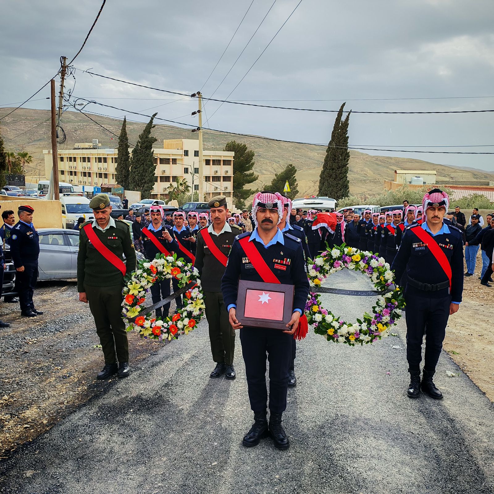 مديرية الأمن العام تُشيع شهدائها المواجدة والرقب والدويكات 