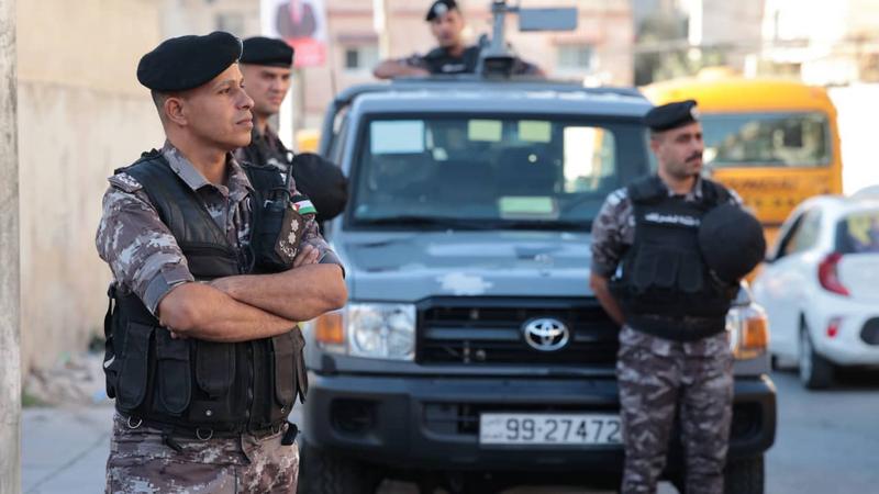 ضبط أشخاص بمحيط مدرسة بنات في إربد