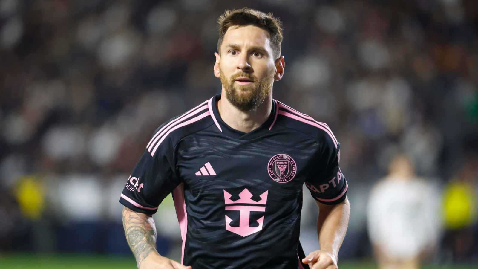 شاروخان يلتقي بالاسطورة ميسي