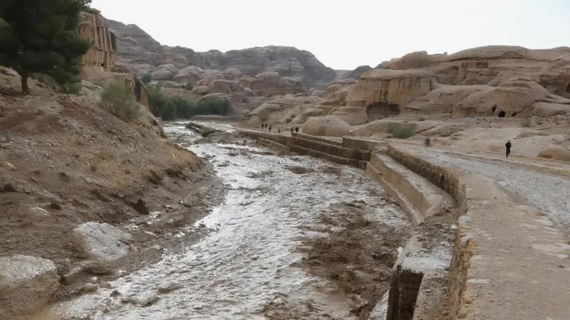 منخفض جوي ثالث يضرب المملكة وتحذيرات من السيول