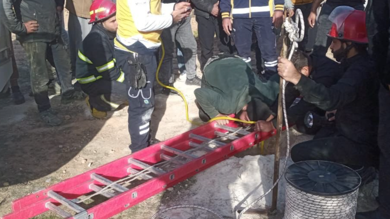 تفاصيل تحبس الأنفاس لإنقاذ الطفل عبد الرزاق من بئر بعمق 30 مترًا  ..  فيديو