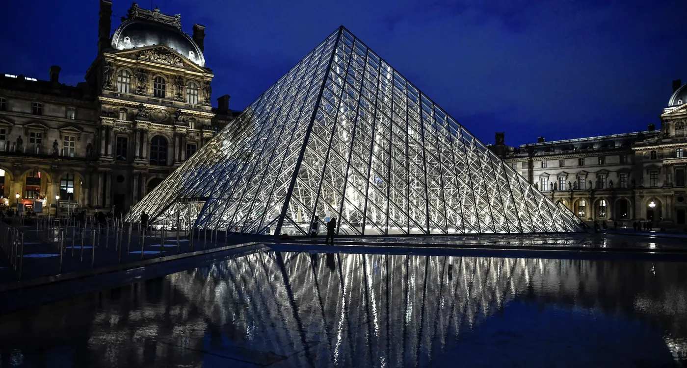 اللوفر: القبض على 5 مشتبهين والكنز لا يزال مفقودا