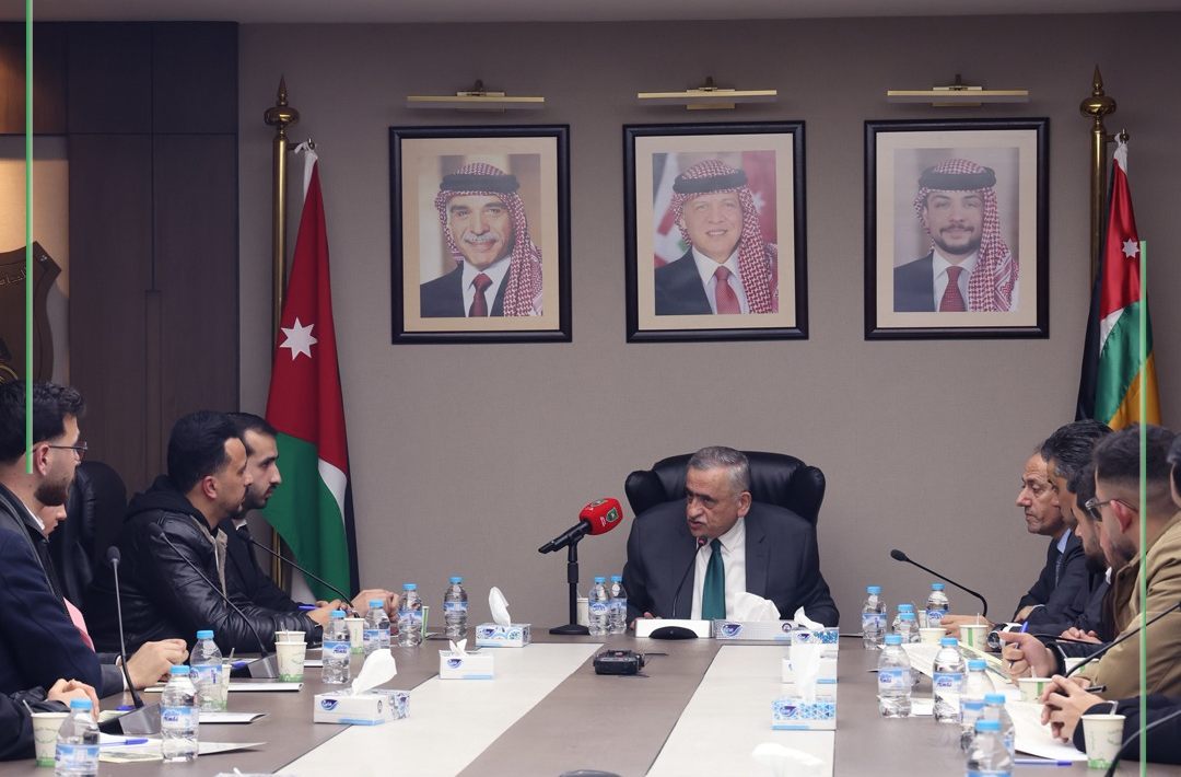 عبيدات يلتقي اتّحاد طلبة الأردنيّة: مصلحة الطّالب فوق كلّ اعتبار