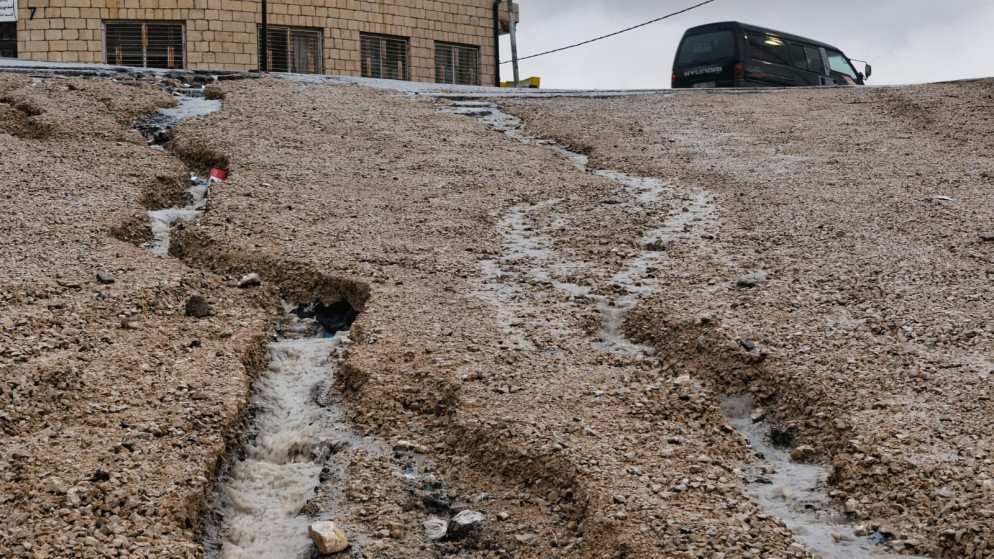 وزارة الأشغال: طريق وادي عربة مغلق بالكامل بسبب السيول