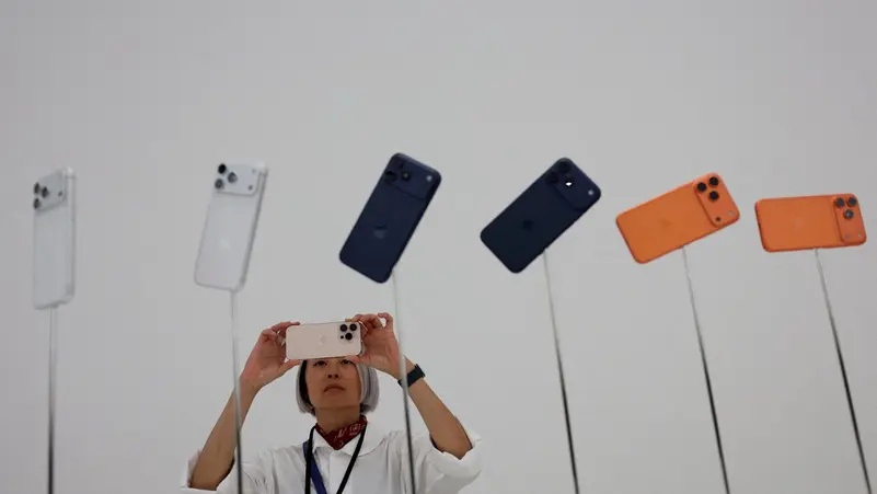 أبل تكشف أول آيفون قابل للطي مع سلسلة 18 برو