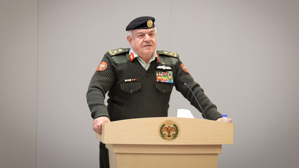 اللواء الحنيطي يلتقي عدداً من القادة العسكريين