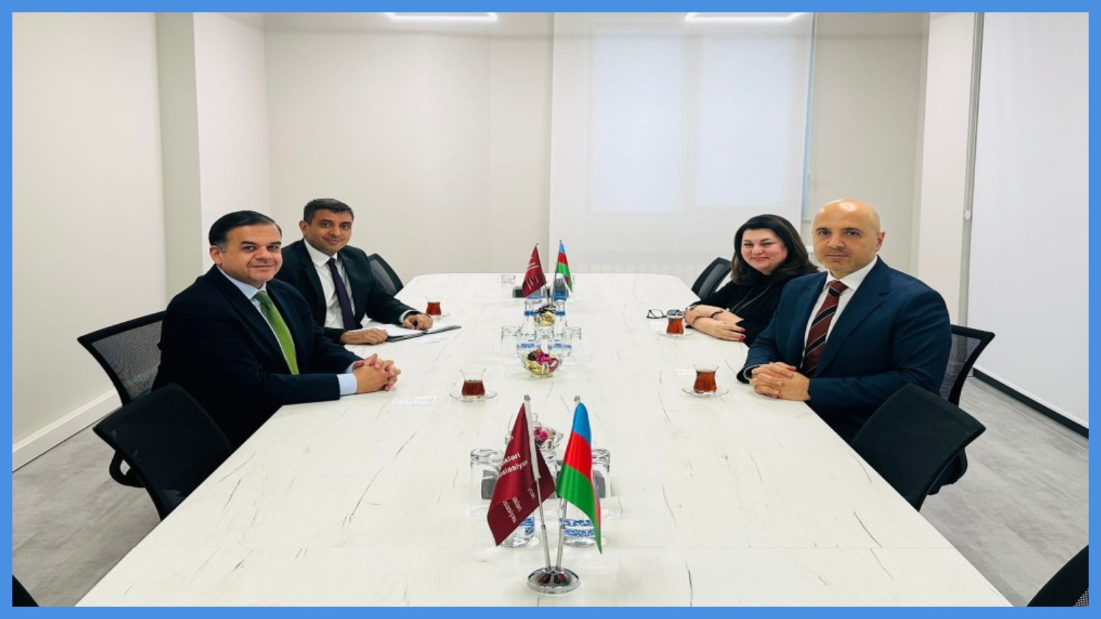 بحث تعزيز الربط الجوي بين الأردن وأذربيجان