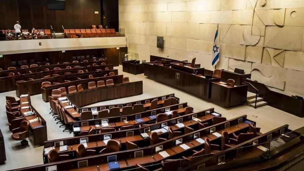 الكنيست يقرّ أوليًا وقف تزويد منشآت الأونروا بالمياه والكهرباء