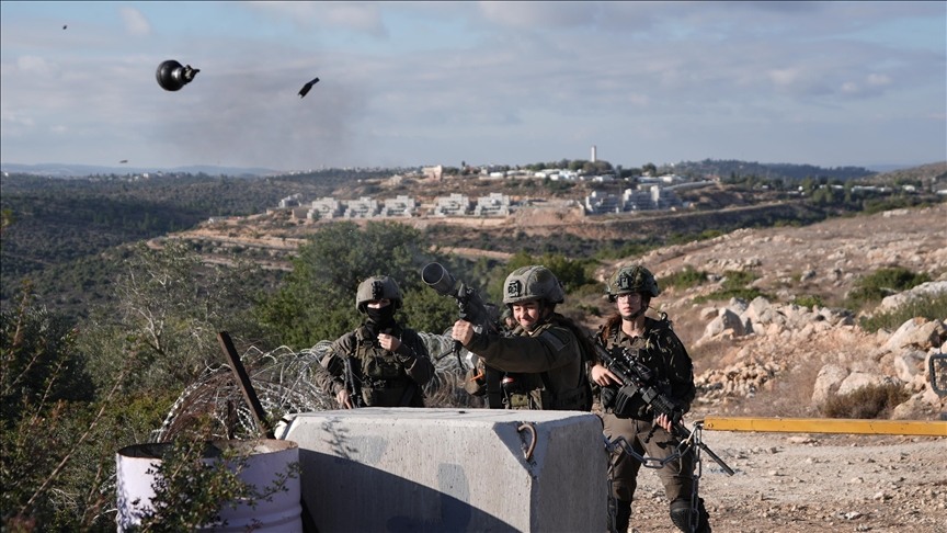 تدريبات عسكرية إسرائيلية على قمة جبل الشيخ السوري