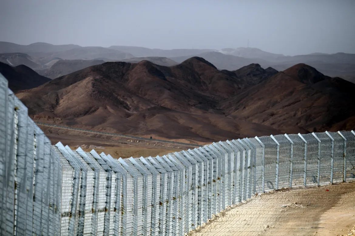 الاحتلال يغلق حدوده مع مصر بدعوى تهريب أسلحة