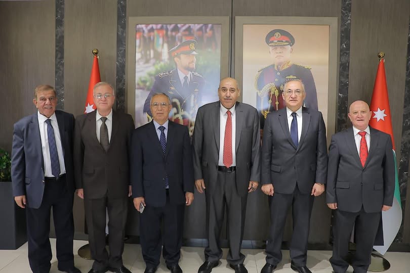 القاضي يلتقي رئيسي المجلس القضائي وهيئة النزاهة