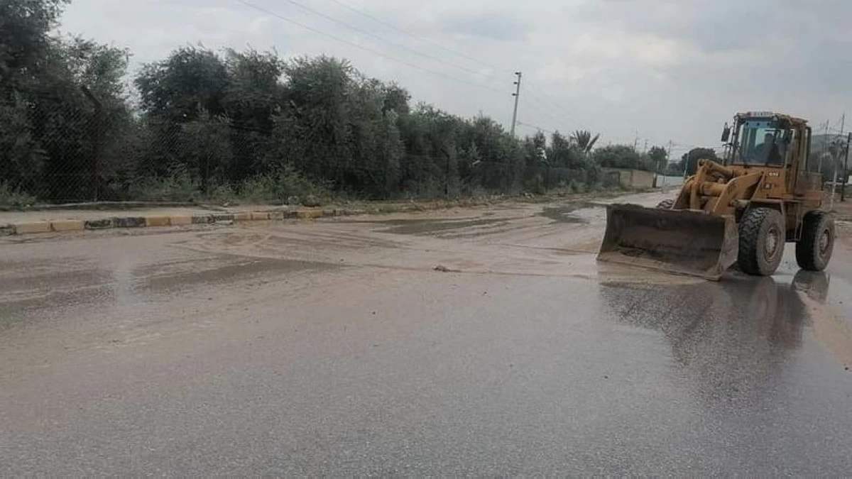 فتح طريق المفرق – إيدون بعد إغلاقه جراء الأمطار الغزيرة