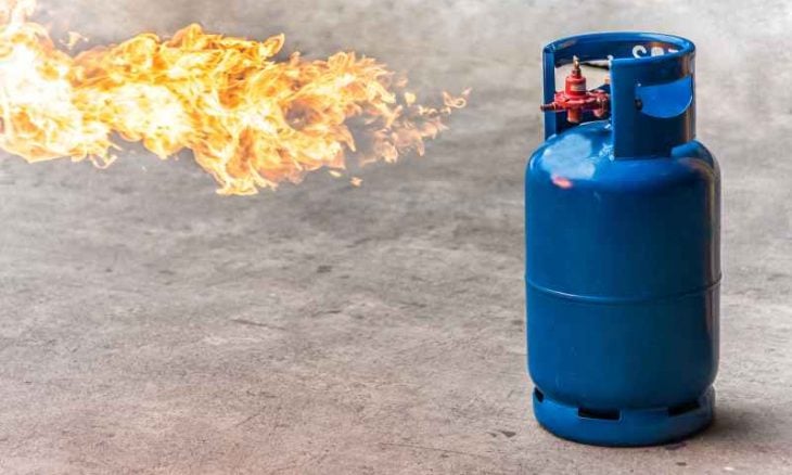 إربد ..  إصابة 4 أشخاص بانفجار أسطوانة غاز داخل محل معجنات