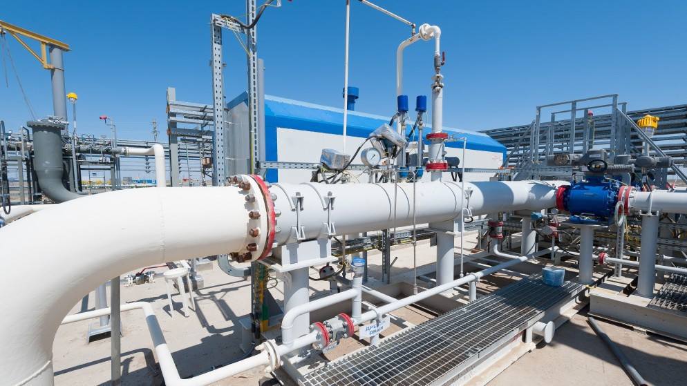 البرلمان الأوروبي يقر إنهاء واردات الغاز الروسي بحلول 2027