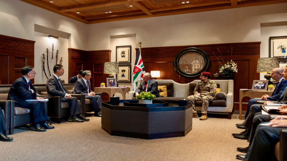 أبرز ما جاء بلقاء الملك ووزير الخارجية الصيني