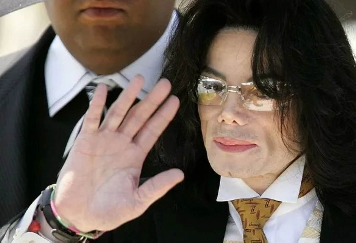 تقرير تشريح جديد يكشف معاناة مايكل جاكسون الصحية الخفية