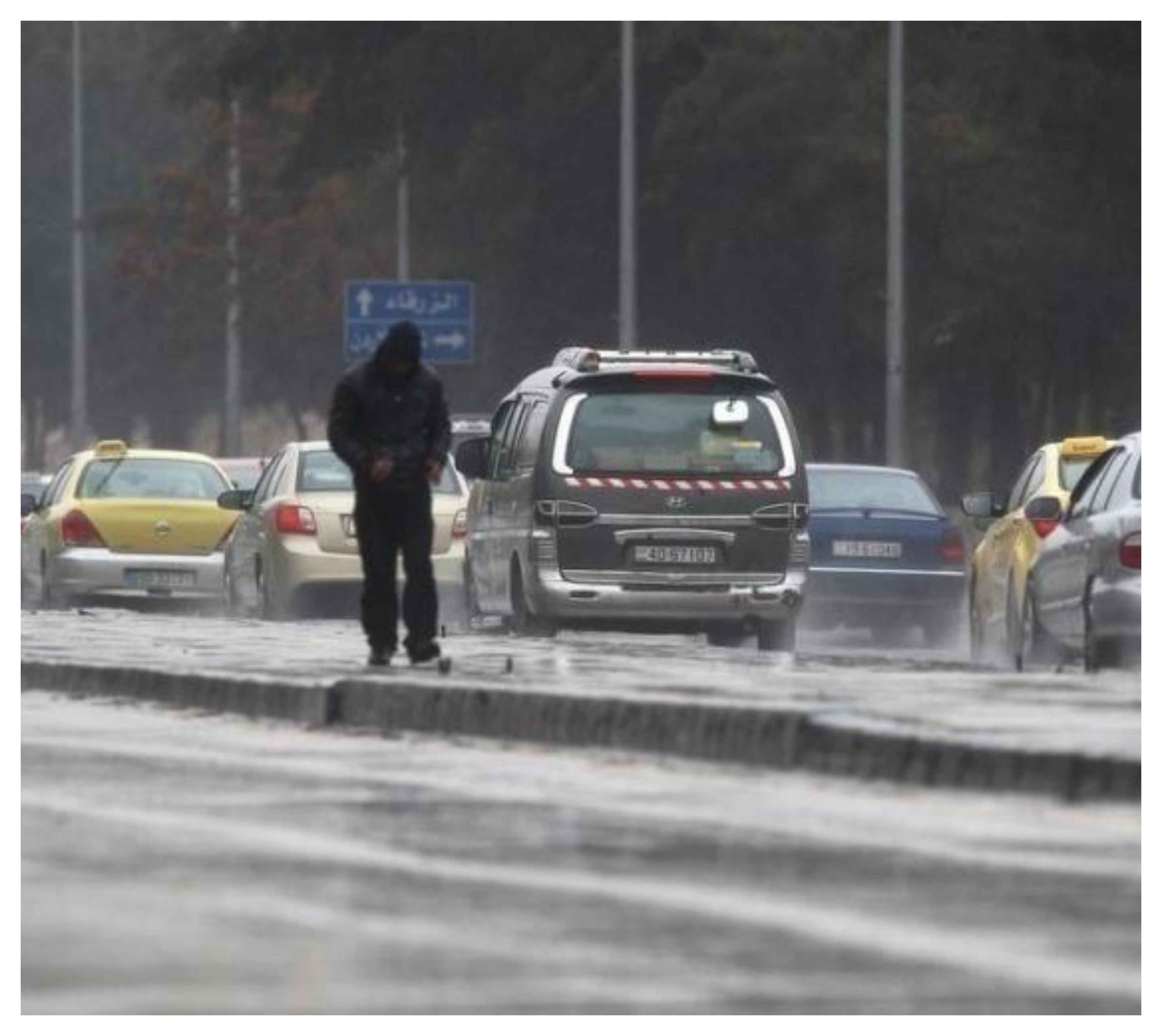 وزارة الأشغال تستعد للتعامل مع الظروف الجوية المتوقعة بكامل جاهزيتها