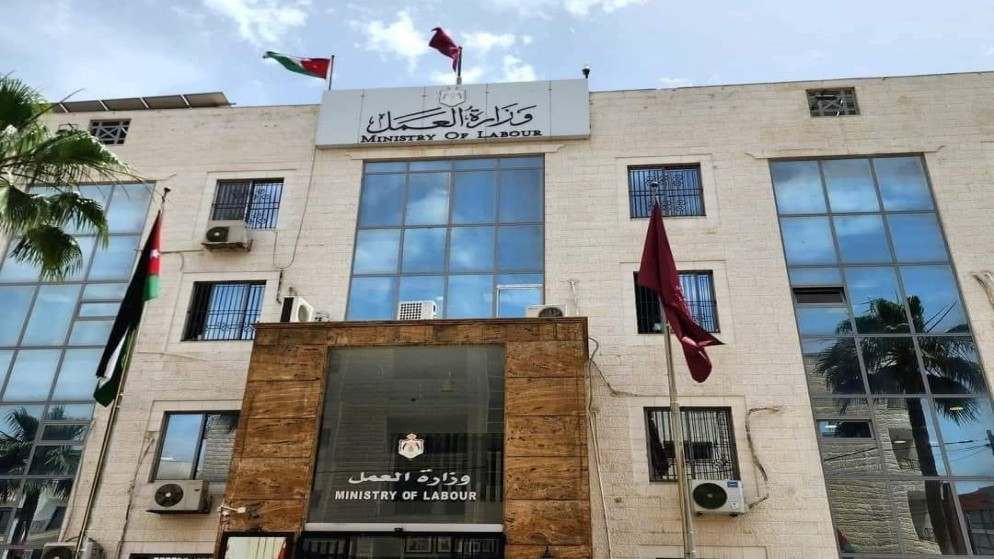 وزارة العمل: 5803 مخالفات و7950 إنذاراً خلال 11 شهراً