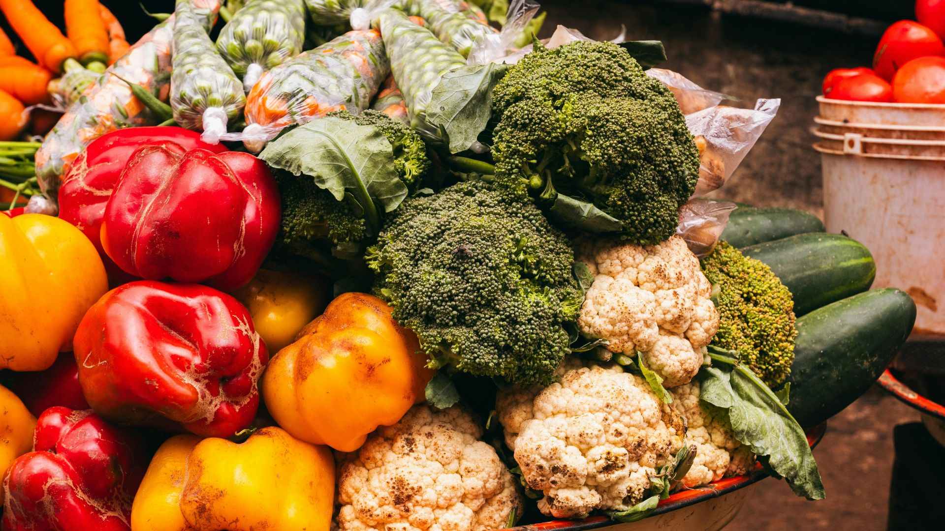 1864طنا من الخضار ترد للسوق المركزي اليوم